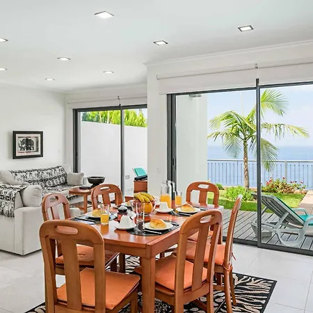 Amaro Mar Villa *